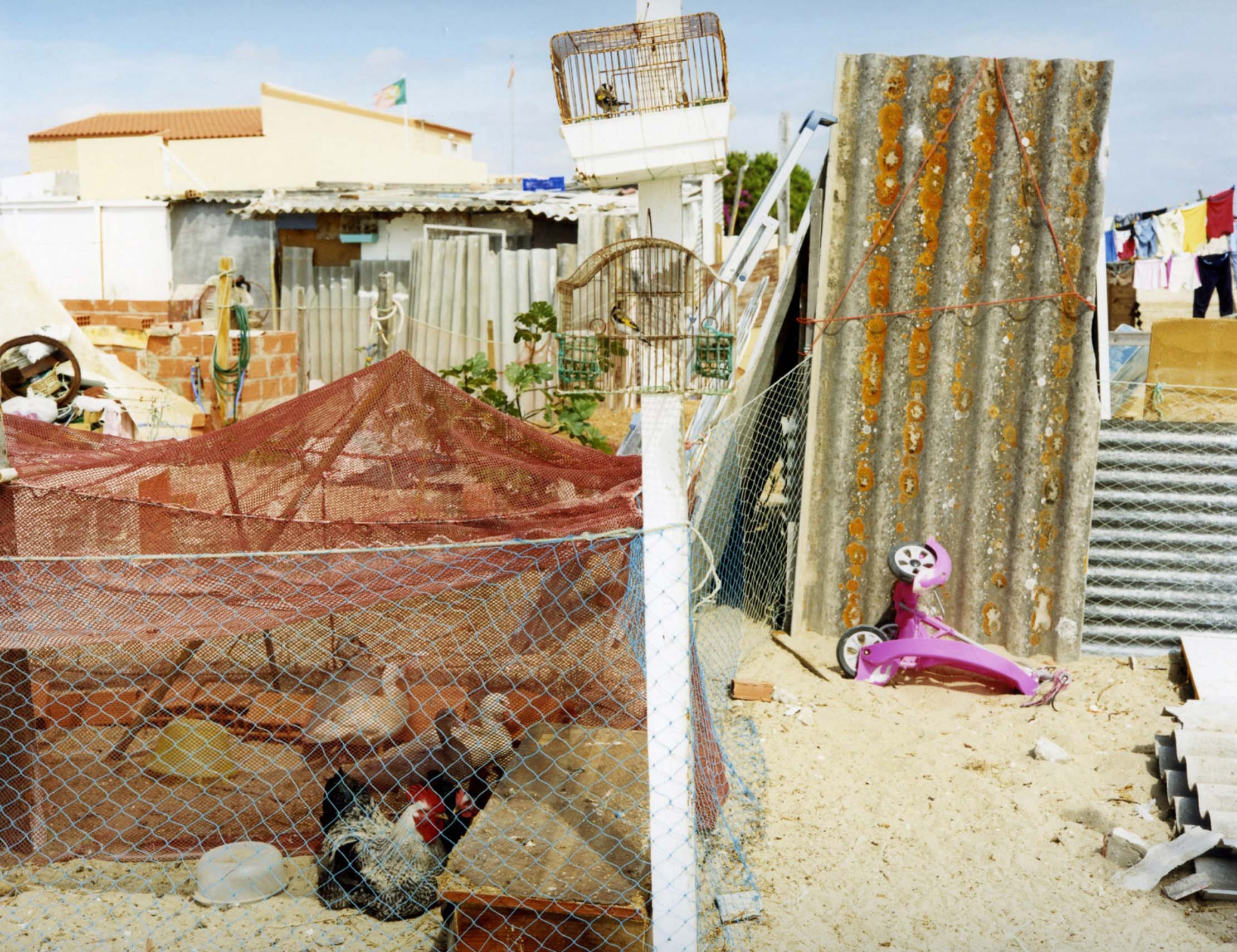 Joachim Brohm – Hinterhof / Backyard (From ‘Culatra’), 2005, C-print, 85 x 100 cm, Edition of 5 + 2AP