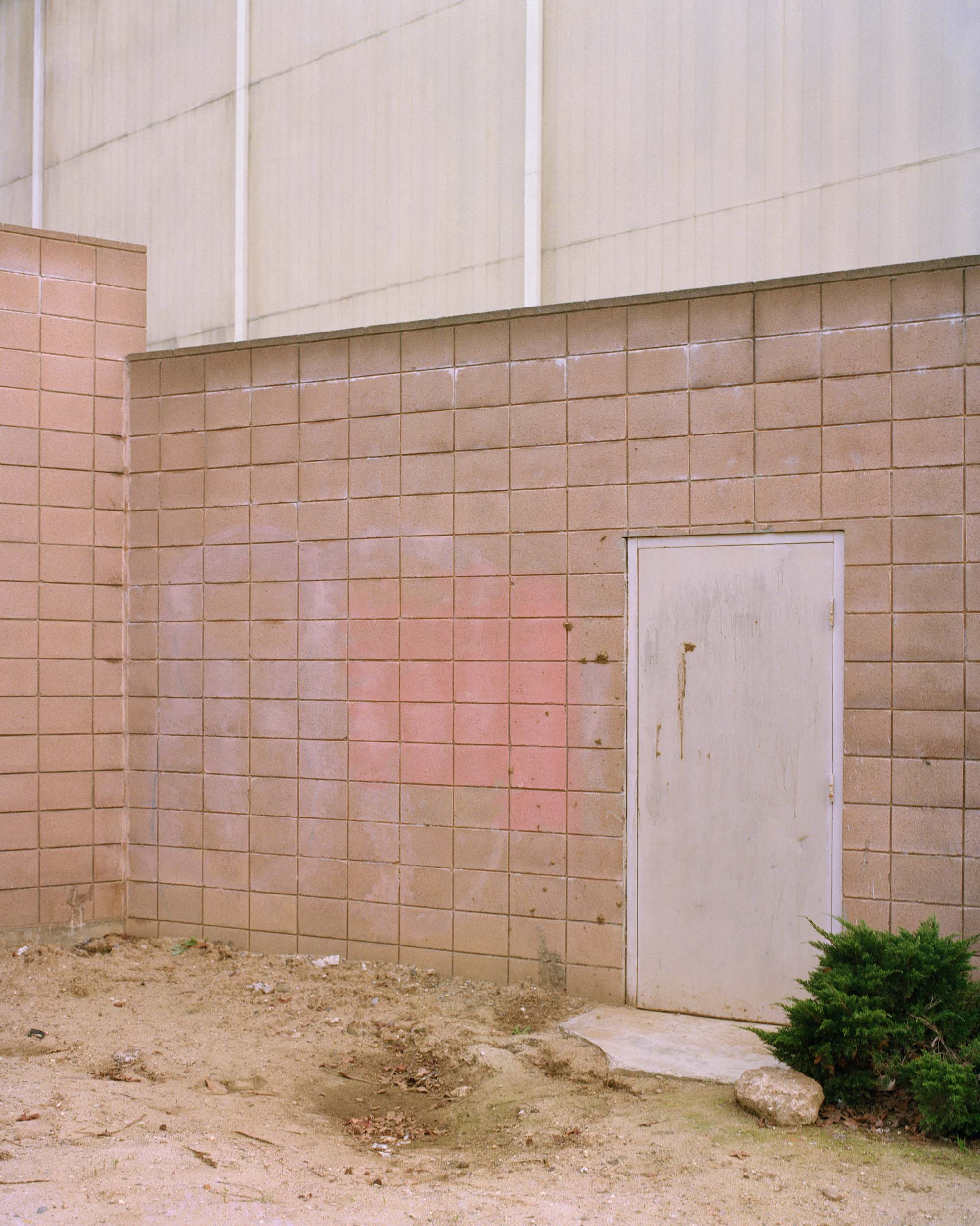 Ron Jude – Los Angeles, CA #2 (From ‘Vitreous China’), 1996, Archival pigment print, 56 x 43.25 cm, Edition of 5 + 2AP